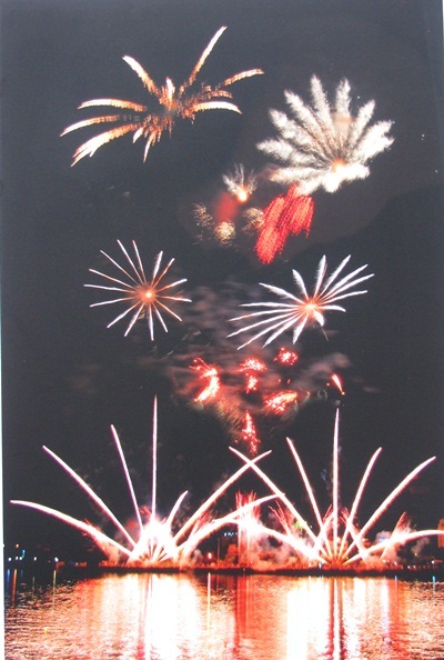 Nhìn lại những khoảnh khắc đẹp của lễ hội pháo hoa quốc tế 2010 - 4