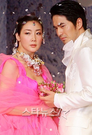 Choi Ji Woo chia tay “phi công trẻ” - 1 Choi Ji Woo chia tay “phi công trẻ” - 1