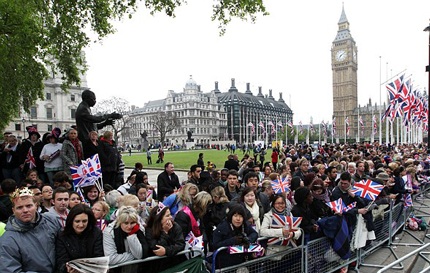 Nườm nượp khách mời tới đám cưới hoàng gia - 27