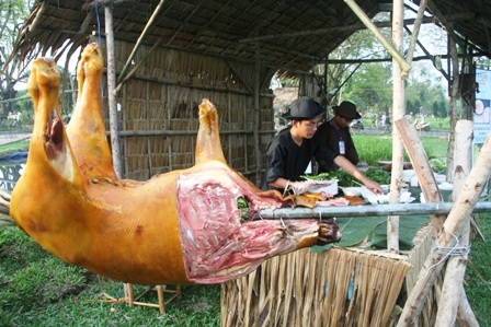 "Bếp Việt trong vườn Huế" hút khách ngày mở màn - 8