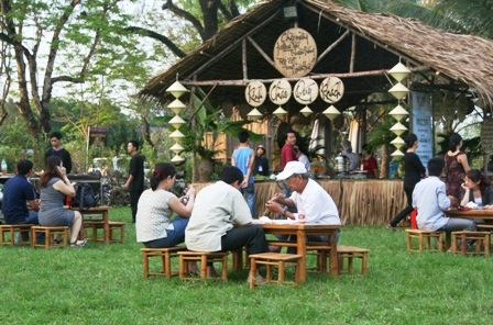 "Bếp Việt trong vườn Huế" hút khách ngày mở màn - 5