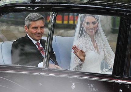 Ngắm cô dâu Kate Middleton rạng ngời trong ngày trọng đại - 9