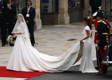 Ngắm cô dâu Kate Middleton rạng ngời trong ngày trọng đại - 7