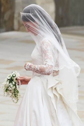 Ngắm cô dâu Kate Middleton rạng ngời trong ngày trọng đại - 4