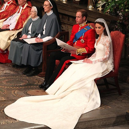 Ngắm cô dâu Kate Middleton rạng ngời trong ngày trọng đại - 18