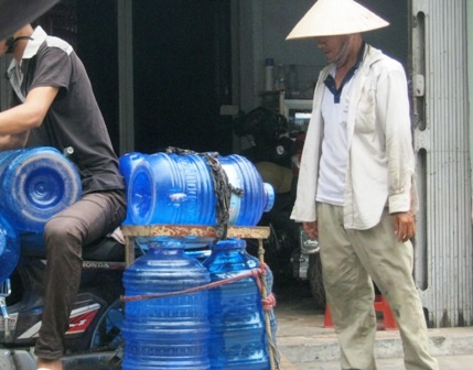 Nghĩa cử không nói lên lời - 2