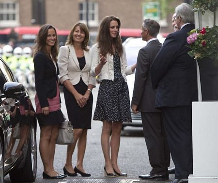 Đêm độc thân cuối cùng của cặp đôi hoàng gia trước “giờ G” - 2