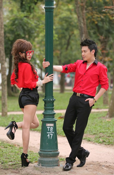 Ca sĩ Phan Anh cầu hôn Việt Nga trên…xe rác - 8 Ca sĩ Phan Anh cầu hôn Việt Nga trên…xe rác - 8