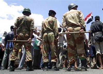 Syria chấn động trong “ngày giận dữ”, xung đột Libya lan sang Tunisia - 2 Syria chấn động trong “ngày giận dữ”, xung đột Libya lan sang Tunisia - 2