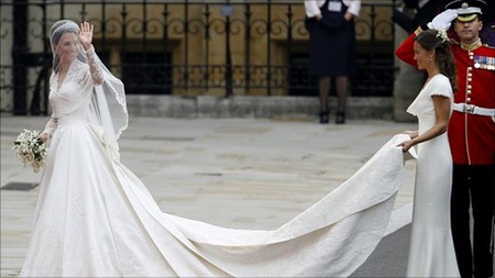 Giá của những chiếc váy cưới đắt đỏ nhất lịch sử hoàng gia châu Âu