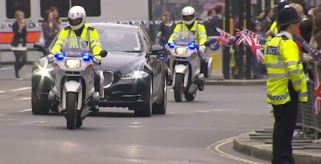 “Điểm danh” xe chở khách mời tại đám cưới Hoàng gia Anh - 1 “Điểm danh” xe chở khách mời tại đám cưới Hoàng gia Anh - 1