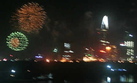 TPHCM: Rộn ràng đêm pháo hoa mừng ngày Thống nhất - 2