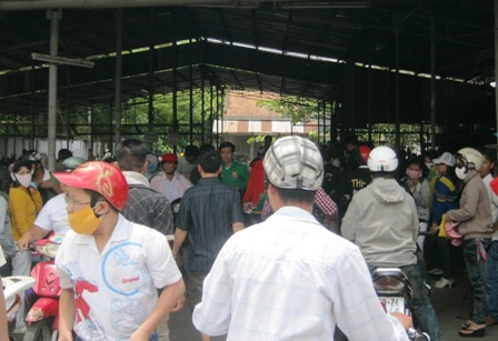 TPHCM: "Vã mồ hôi" đi chơi lễ giữa thời tiết nóng nực - 2