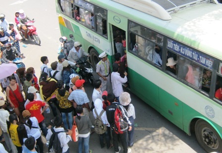 TPHCM: "Vã mồ hôi" đi chơi lễ giữa thời tiết nóng nực - 3