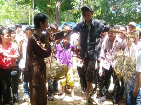 TPHCM: "Vã mồ hôi" đi chơi lễ giữa thời tiết nóng nực - 7 TPHCM: "Vã mồ hôi" đi chơi lễ giữa thời tiết nóng nực - 7