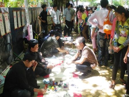 TPHCM: "Vã mồ hôi" đi chơi lễ giữa thời tiết nóng nực - 8 TPHCM: "Vã mồ hôi" đi chơi lễ giữa thời tiết nóng nực - 8