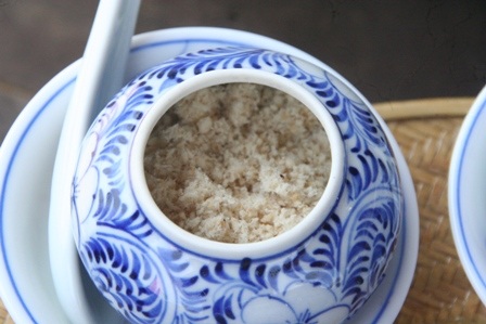 Cận cảnh tuyệt chiêu “cơm muối Huế” - 8