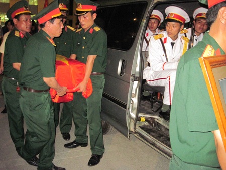Đón hài cốt anh hùng Lý Tự Trọng về quê hương - 9
