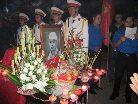 Đón hài cốt anh hùng Lý Tự Trọng về quê hương - 5