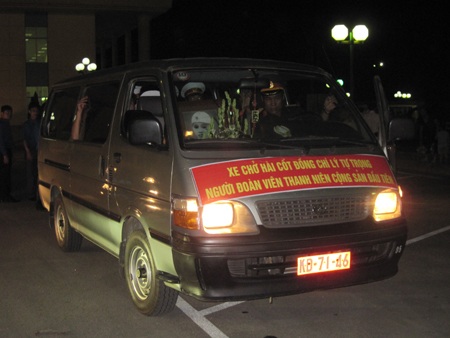 Đón hài cốt anh hùng Lý Tự Trọng về quê hương - 10