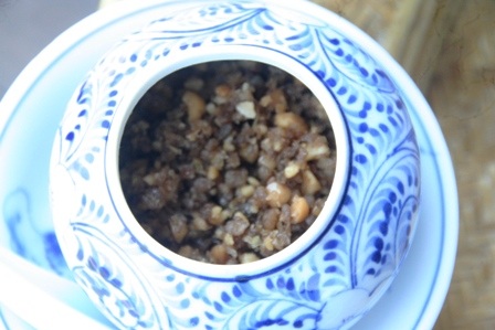 Cận cảnh tuyệt chiêu “cơm muối Huế” - 9