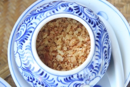 Cận cảnh tuyệt chiêu “cơm muối Huế” - 11