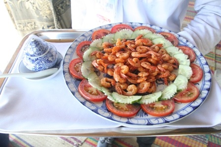 Cận cảnh tuyệt chiêu “cơm muối Huế” - 4