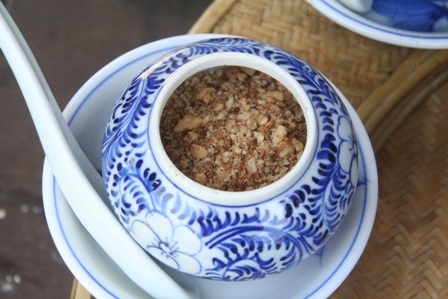 Cận cảnh tuyệt chiêu “cơm muối Huế” - 10