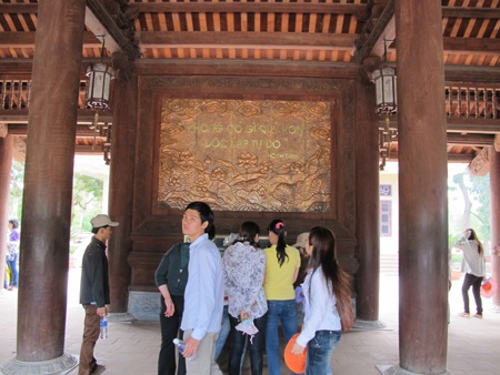 Du khách về thăm quê Bác tăng gấp đôi so với năm ngoái - 11