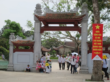 Du khách về thăm quê Bác tăng gấp đôi so với năm ngoái - 1