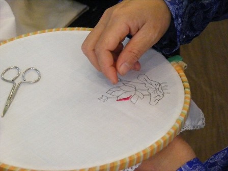 Đường chỉ - nết người ở nghề thêu tay xứ Huế - 2