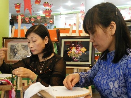 Đường chỉ - nết người ở nghề thêu tay xứ Huế - 1