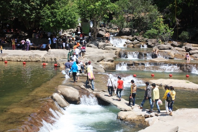 Ngày lễ, đến nghỉ ở “Thác Trời” - 5 Ngày lễ, đến nghỉ ở “Thác Trời” - 5