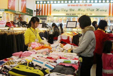 Những sinh viên không có nghỉ lễ  - 1