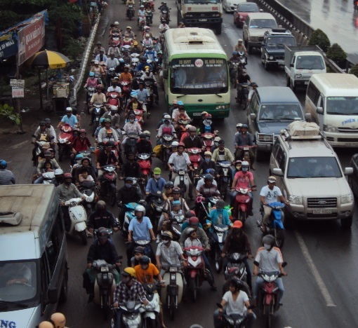 Kẹt cứng Xa lộ Hà Nội ngày 3/5 - 5