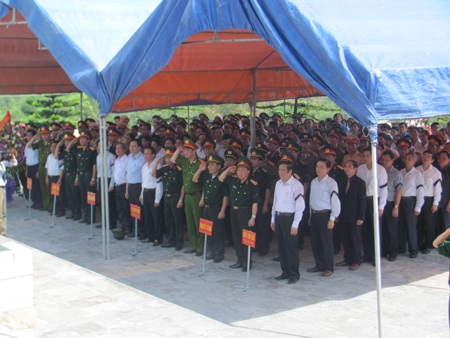 Truy điệu và an táng 32 liệt sĩ hy sinh trên nước bạn Lào - 2