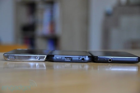 Xem LG Optimus Black, Galaxy S II và Xperia Arc “đọ dáng” - 10