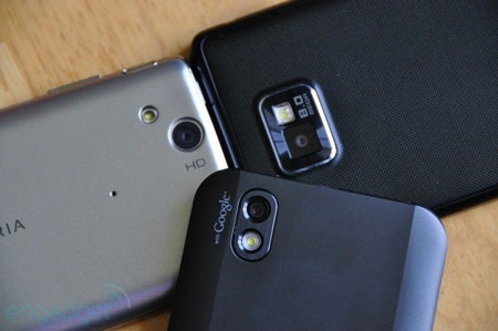 Xem LG Optimus Black, Galaxy S II và Xperia Arc “đọ dáng” - 13