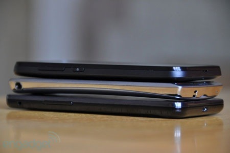 Xem LG Optimus Black, Galaxy S II và Xperia Arc “đọ dáng” - 7