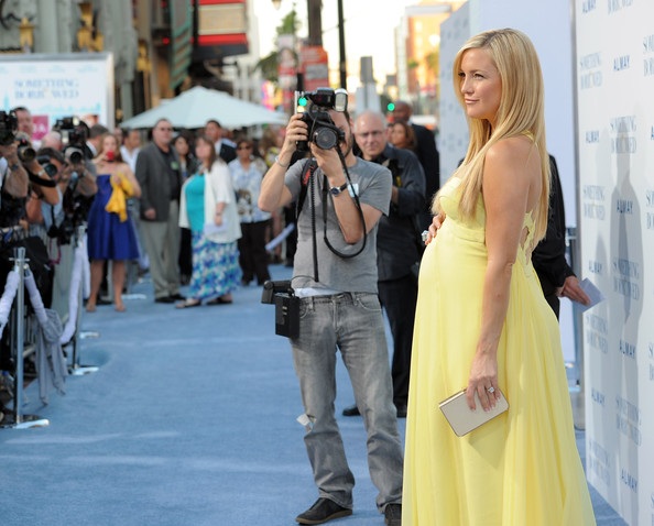 Kate Hudson rực rỡ váy vàng - 21 Kate Hudson rực rỡ váy vàng - 21