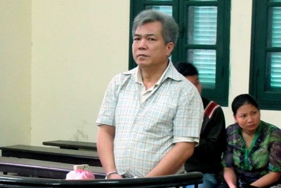 Giả mạo cảnh sát quốc tể để lừa đảo - 1