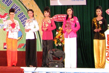 Nguyễn Minh Như Anh đăng quang “Người đẹp Sóc Trăng 2011” - 2 Nguyễn Minh Như Anh đăng quang “Người đẹp Sóc Trăng 2011” - 2
