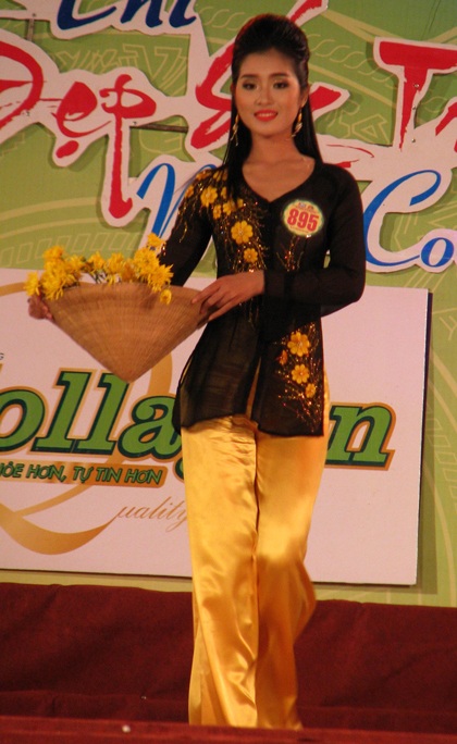 Nguyễn Minh Như Anh đăng quang “Người đẹp Sóc Trăng 2011” - 3 Nguyễn Minh Như Anh đăng quang “Người đẹp Sóc Trăng 2011” - 3