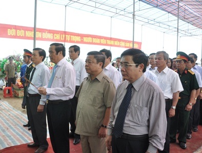 An táng hài cốt anh hùng Lý Tự Trọng tại quê hương - 3 An táng hài cốt anh hùng Lý Tự Trọng tại quê hương - 3