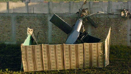 Xác trực thăng tham gia tiêu diệt Bin Laden trở về Mỹ - 1 Xác trực thăng tham gia tiêu diệt Bin Laden trở về Mỹ - 1