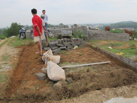  Cả làng đi tranh... đất nghĩa địa  - 15