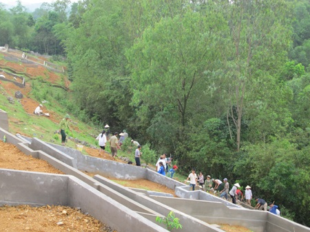  Cả làng đi tranh... đất nghĩa địa  - 13