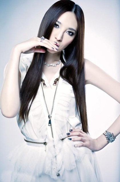 Ngô Bội Từ xuống tóc và chụp ảnh “nude”? - 4