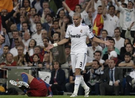 Nhìn lại 4 trận “siêu kinh điển” trong 18 ngày - 1