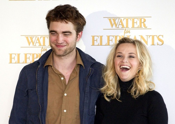 Robert Pattinson - Reese Witherspoon: “Đọ dáng” với voi - 13 Robert Pattinson - Reese Witherspoon: “Đọ dáng” với voi - 13
